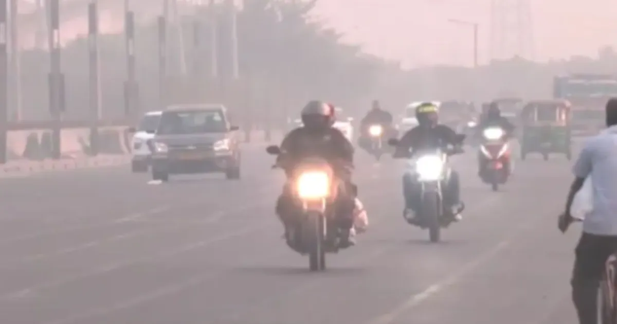 Delhi Air Quality Plunges to ‘Very Poor’, Multiple Areas Hit Severe Pollution