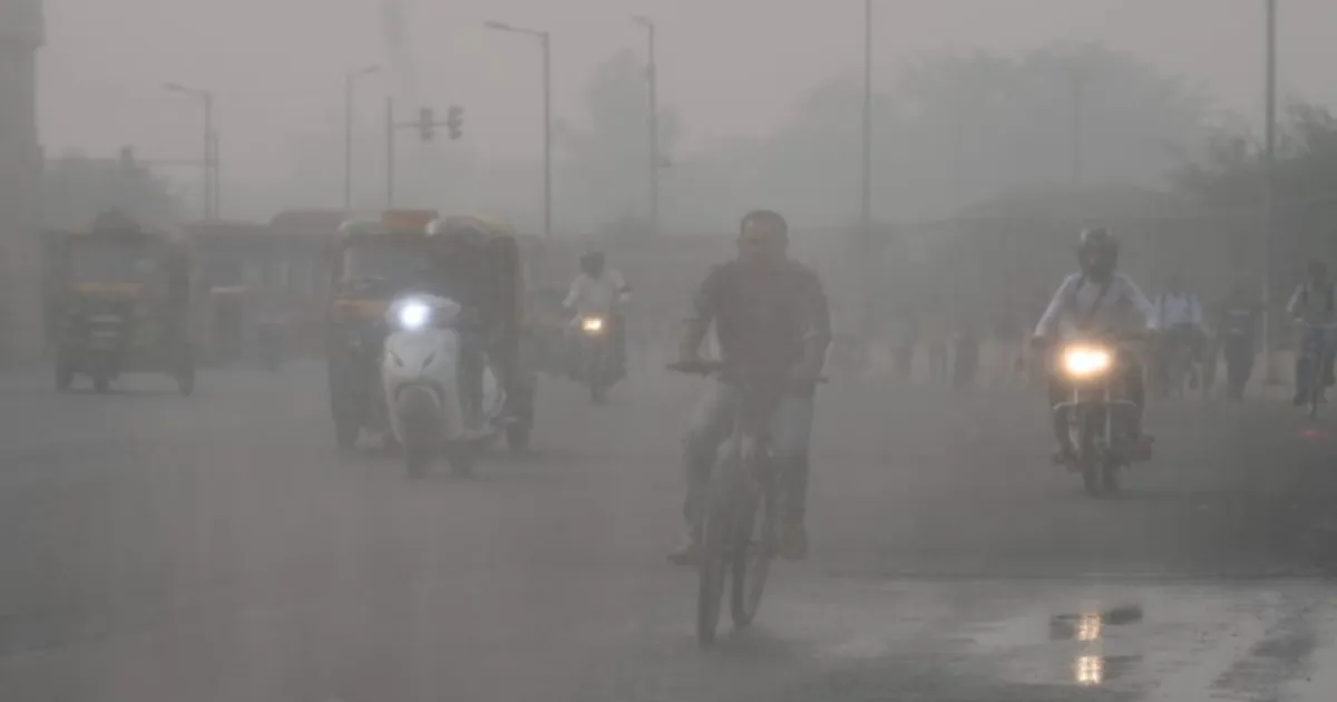 post-diwali-smog-in-delhi-triggers-60-surge-in-eye-rela