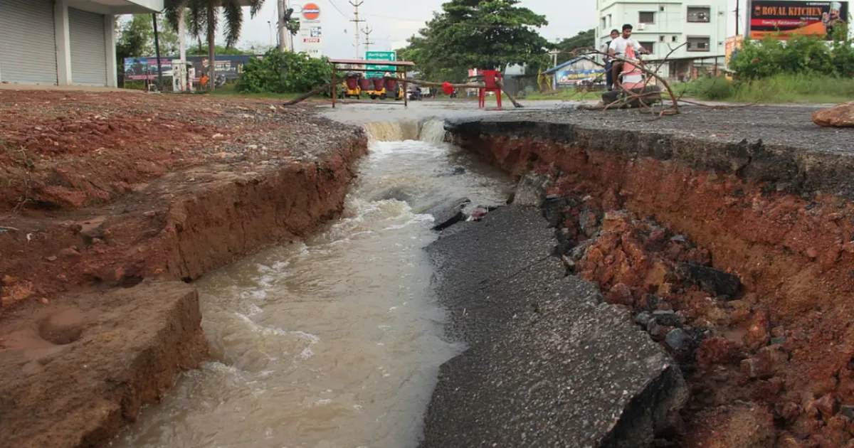 Cyclone Montha Triggers Massive Road Collapse on Vepagunta–Pinagadi Stretch in AP