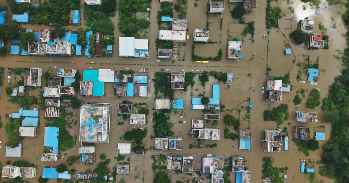 Cyclone Montha: Telangana's Tri-Cities Submerged; Hundreds Forced to Evacuate