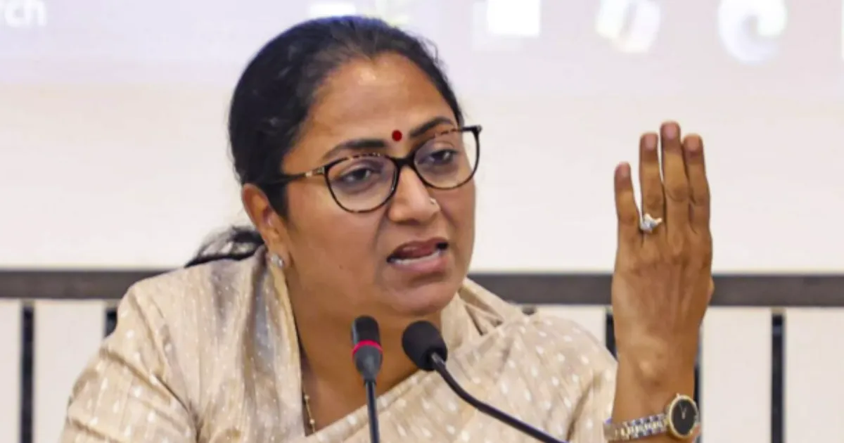 Rekha Gupta Calls AAP ‘Unemployed Singers’, Denies AQI Tampering