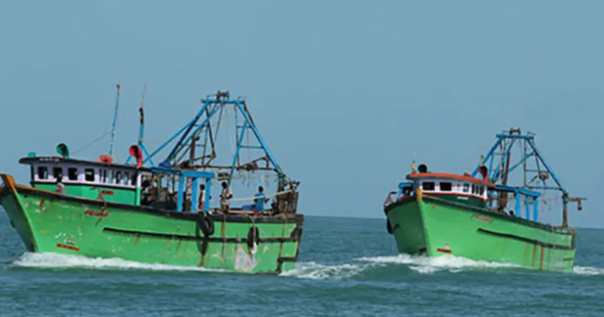 #BreakingNews: Sri Lankan Navy Seizes 5 Indian Boats, Arrests 35 Fishermen Near IMBL