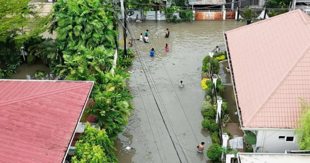Typhoon Kalmaegi Strikes Central Philippines, Leaves Two Dead Amid Floods