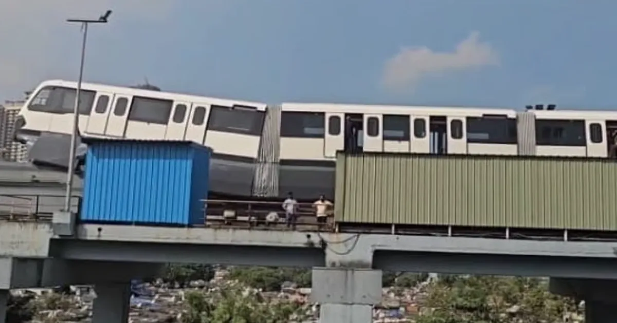 #JustIn: Empty Monorail Tilts During Test Run in Mumbai, Raising New Safety Concerns