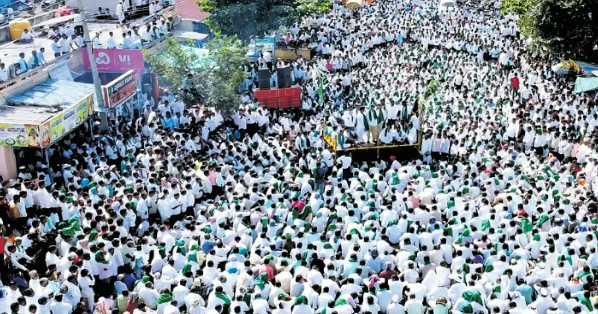 Farmers’ Stir Halts Sugar Production Across North Karnataka as Price Dispute Escalates