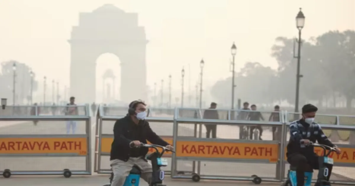 Delhi Air Quality Nears ‘Severe’; 24 of 39 Stations Record AQI Above 400