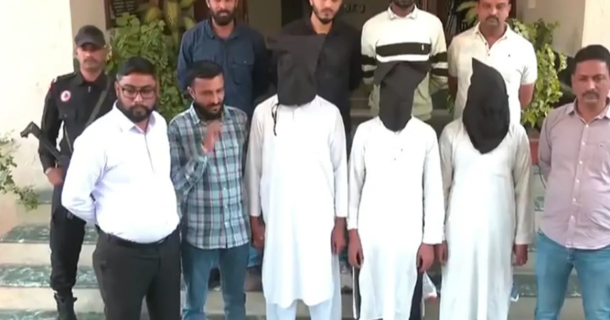 #JustIn: Gujarat ATS Arrests Doctor From Telangana, Two From UP in Alleged Terror Conspiracy