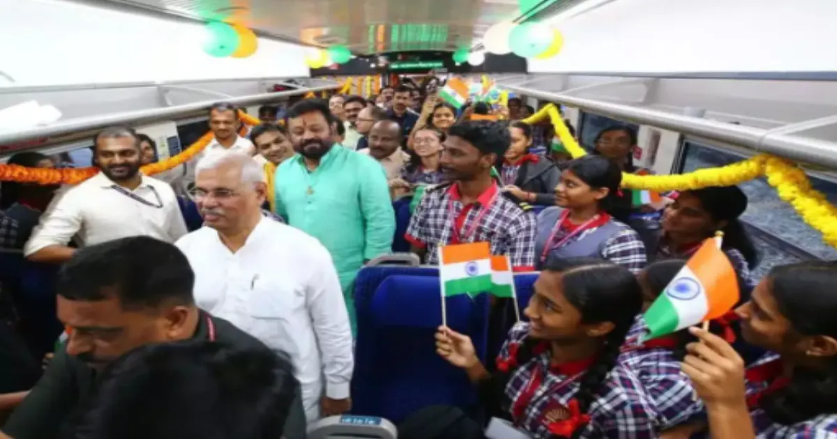 Kerala Launches Inquiry Into Schoolchildren Singing RSS-Affiliated Song During Train Event