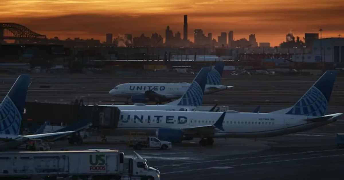 US Government Shutdown Worsens Air Travel Chaos as FAA Orders More Flight Cuts Nationwide