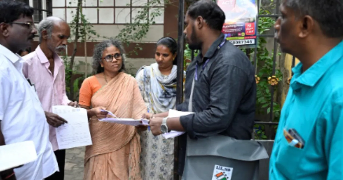 eci-says-78-of-tamil-nadu-voters-get-enumeration-forms