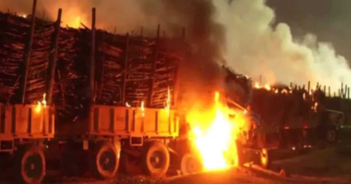 karnataka-sugarcane-protest-turns-violent-as-farmers-to