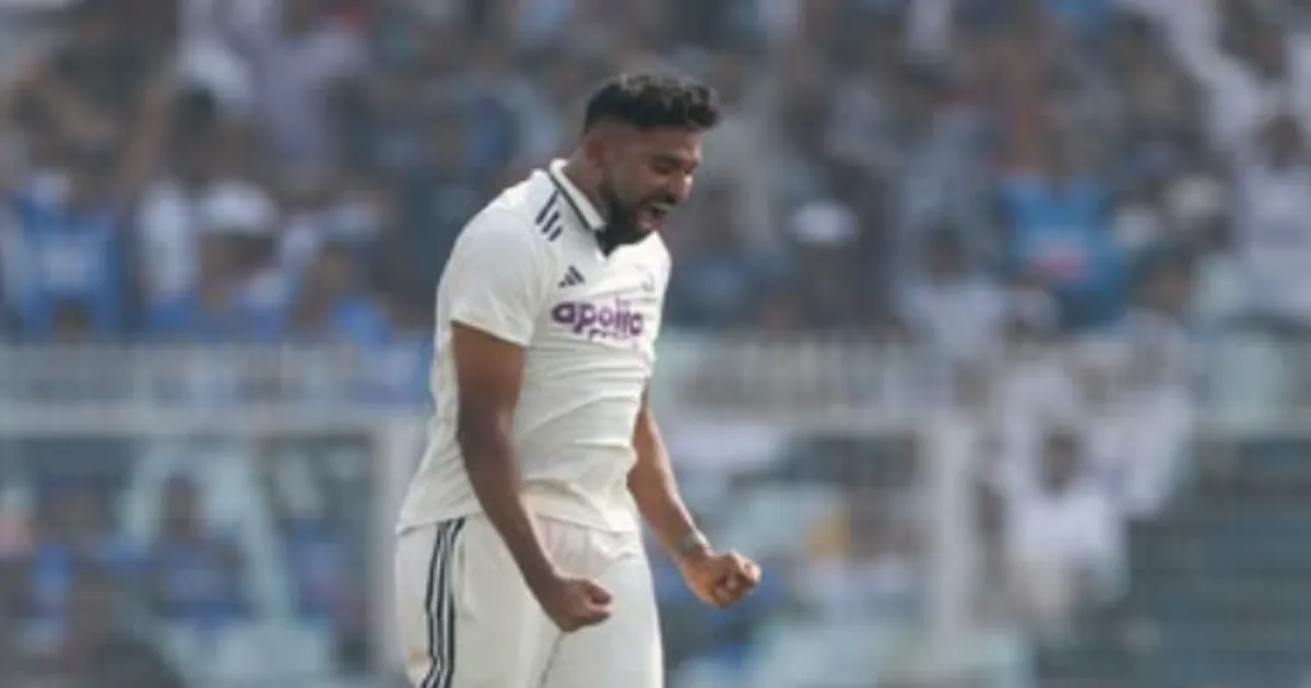 “Bas Ek Over De De”: Siraj Steals the Show With Double-Wicket Over
