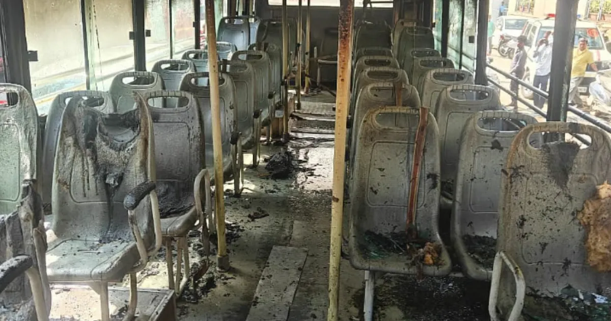 pune-pmpml-bus-engulfed-in-flames-all-passengers-safe