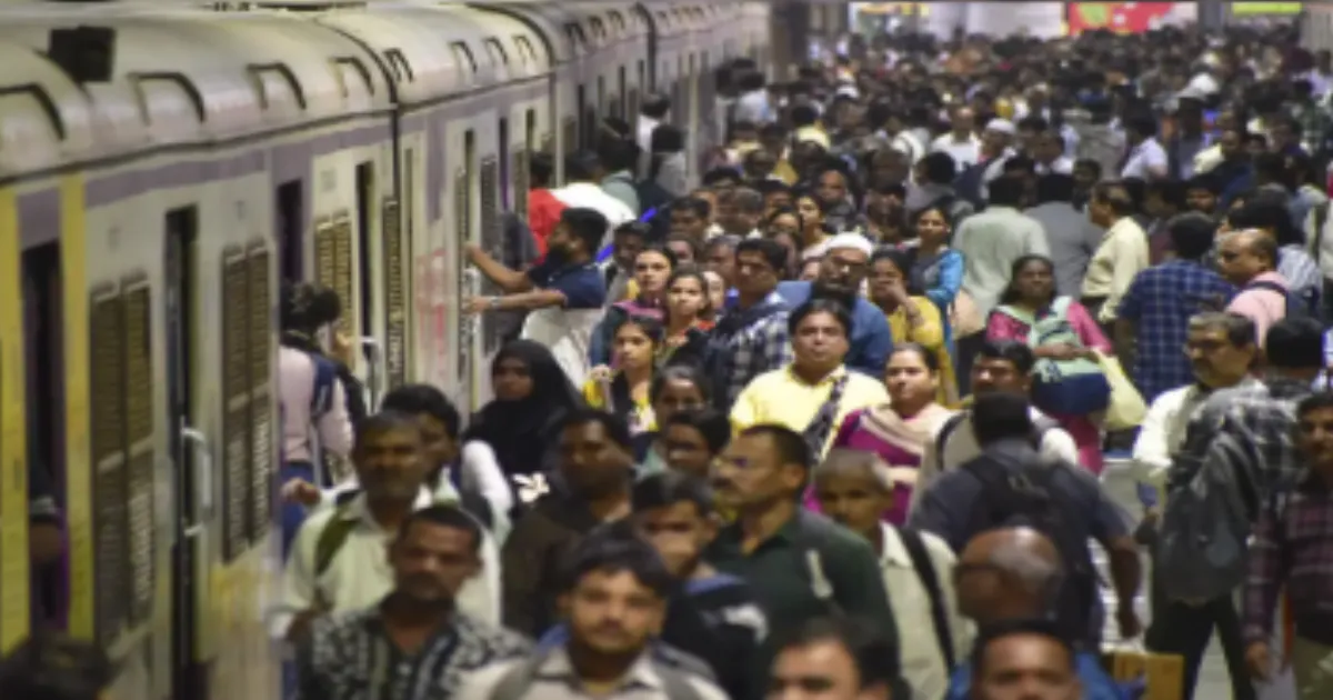 Rail Fracture Between Vikhroli and Kanjurmarg Briefly Disrupts Central Railway Services