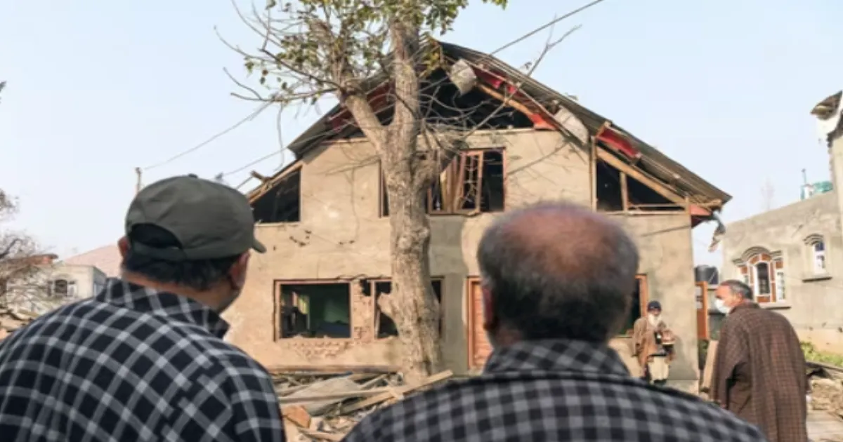 Delhi 10/11 Probe: Suicide Bomber Handed Phone to Brother During Pulwama Visit, Ahead of Attack