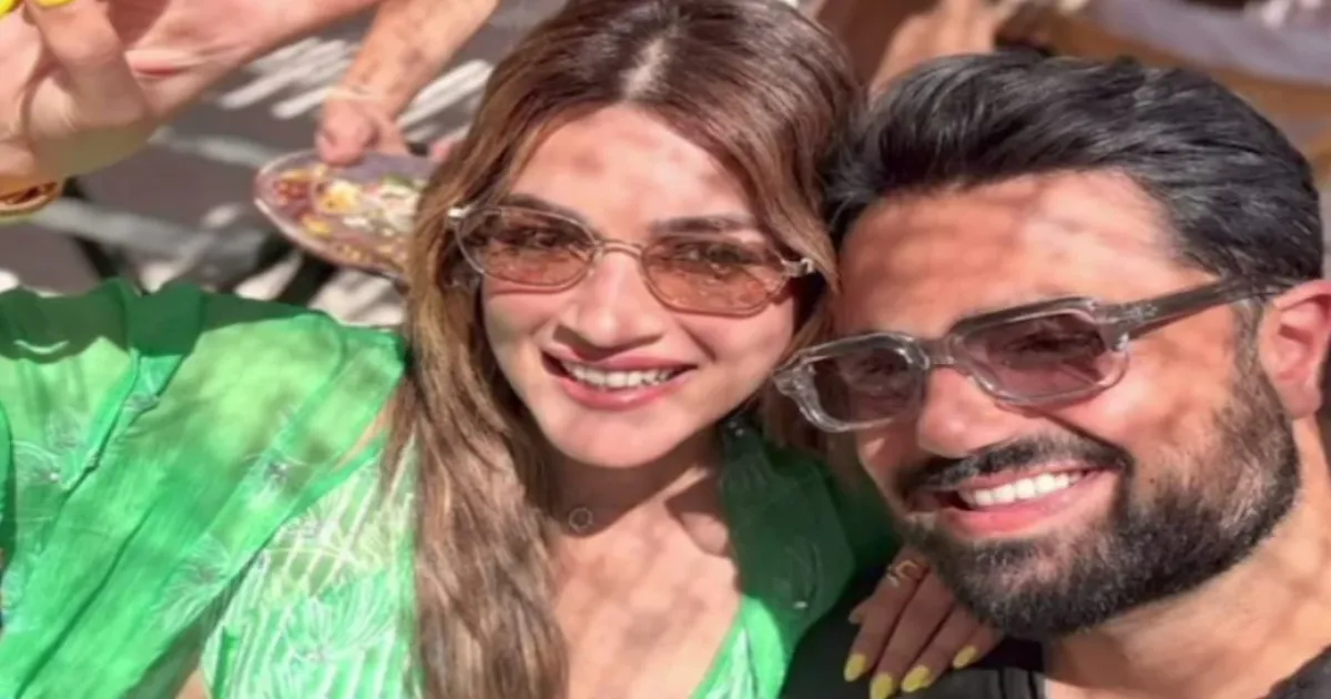 kriti-sanon-shares-beachy-birthday-wish-for-rumoured-bo