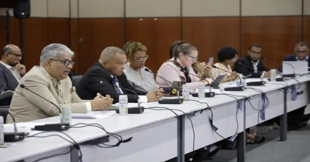 yadav-calls-solar-power-social-revolution-for-small-isl