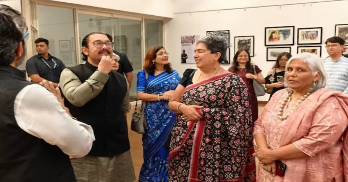aamir-khan-attends-ex-wife-reena-dattas-art-exhibition