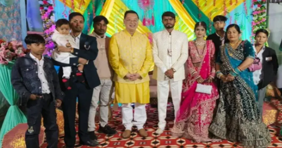 singapore-high-commissioners-up-village-visit-for-staff