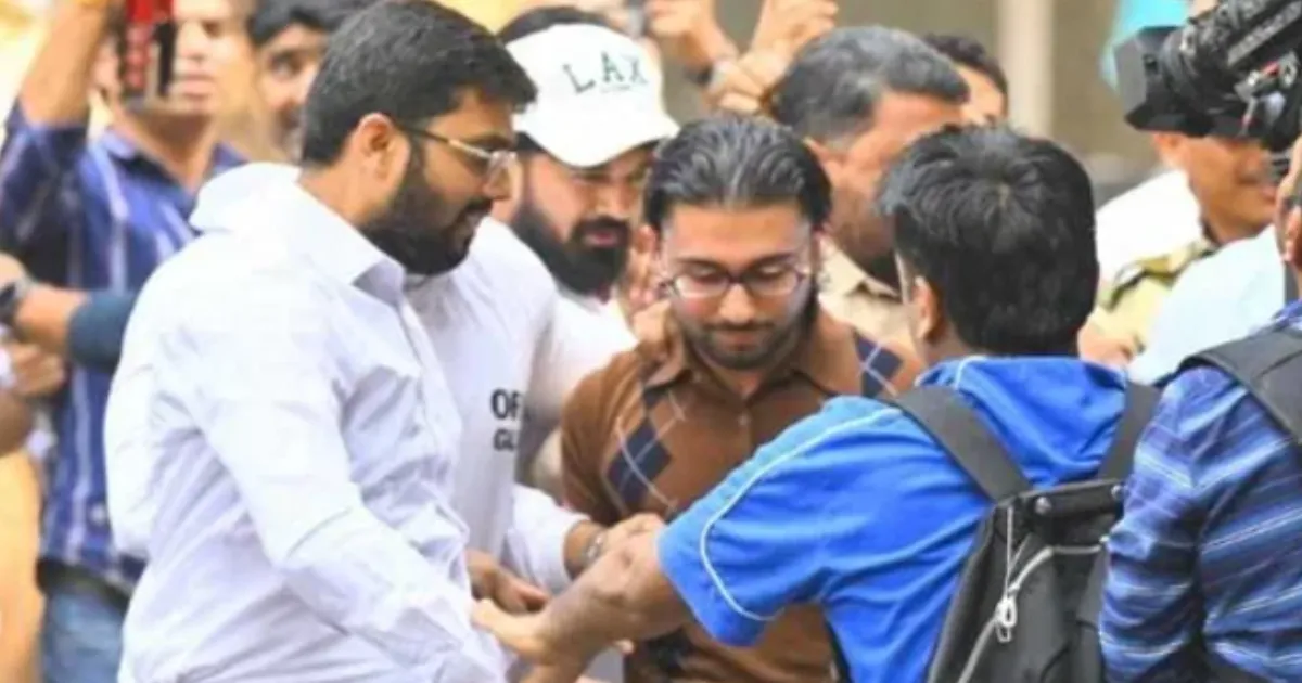 orry-appears-before-mumbai-police-in-252-crore-mephedro