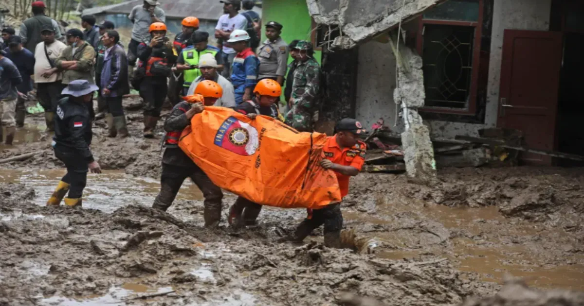 indonesia-reels-under-deadly-twin-disasters-while-autho