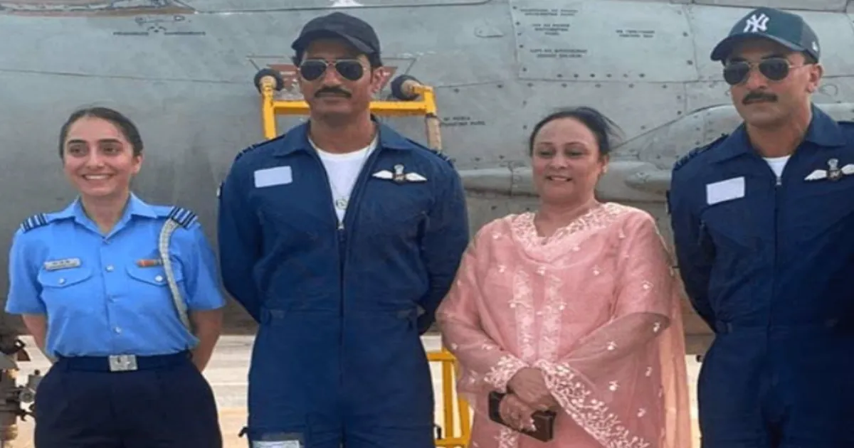 ranbir-and-vicky-reveal-air-force-look-from-bhansalis-l