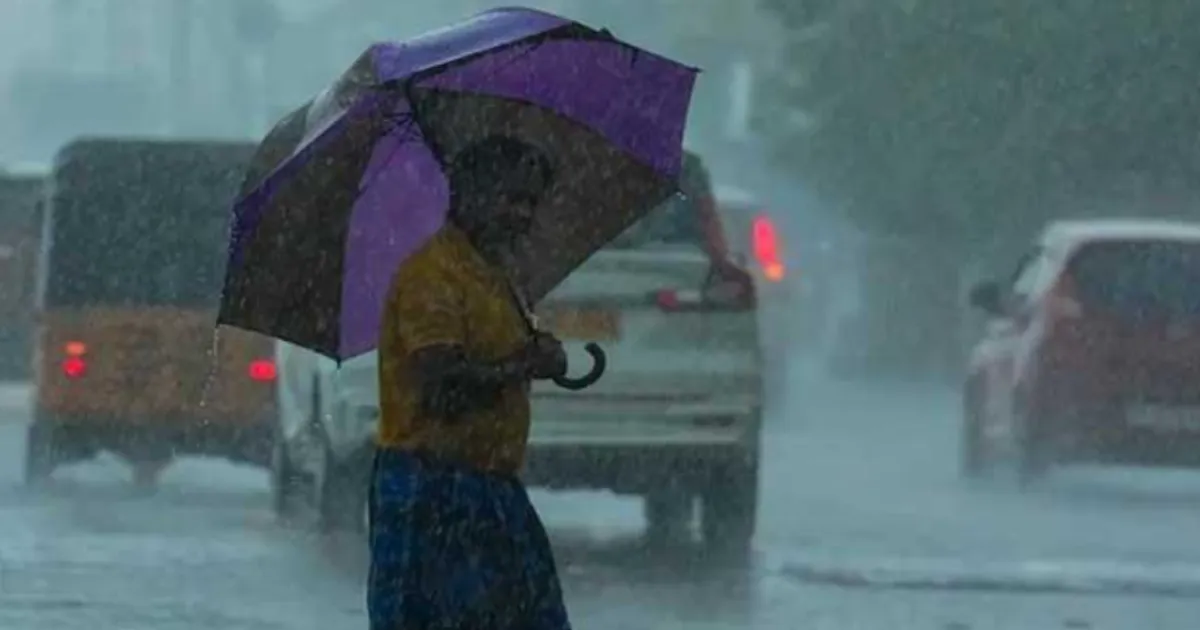 Tamil Nadu Coasts Brace as Cyclone Ditwah Approaches; Authorities Warn of Torrential Rain