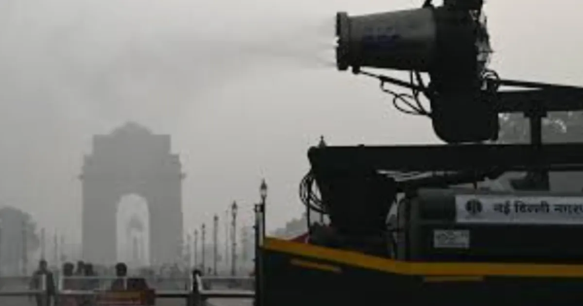 Delhi’s AQI Hits 384; Nineteen Monitoring Stations Show ‘Severe’ Pollution Levels