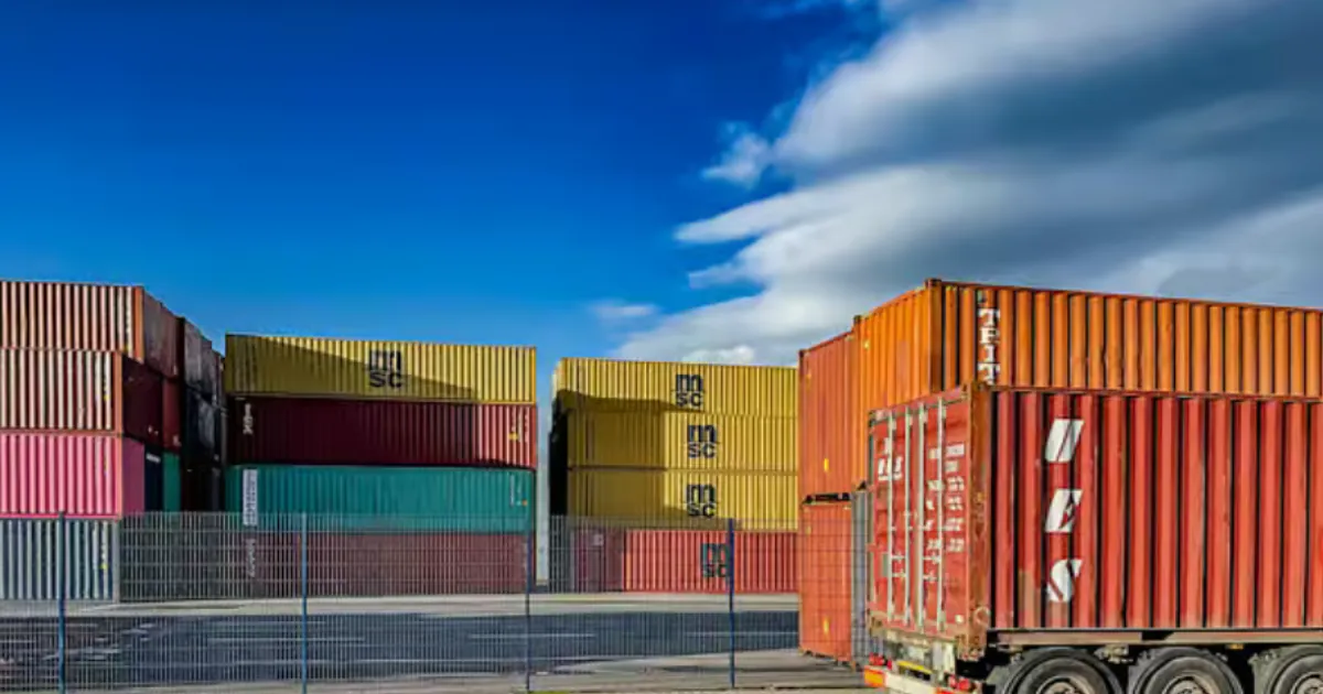 indias-exports-to-us-fall-285-amid-rapid-tariff-hikes-g