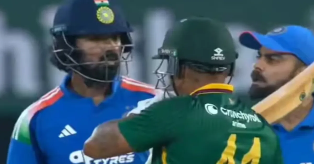 KL Rahul Rejects Virat Kohli’s Fielding Suggestion, Rohit Sharma Reacts With Laughter in 3rd ODI