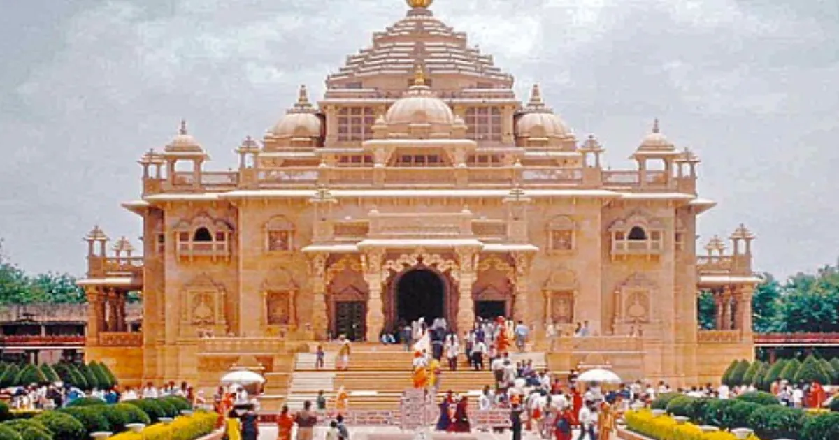 valuables-worth-18-lakh-stolen-from-devotee-by-fake-pri