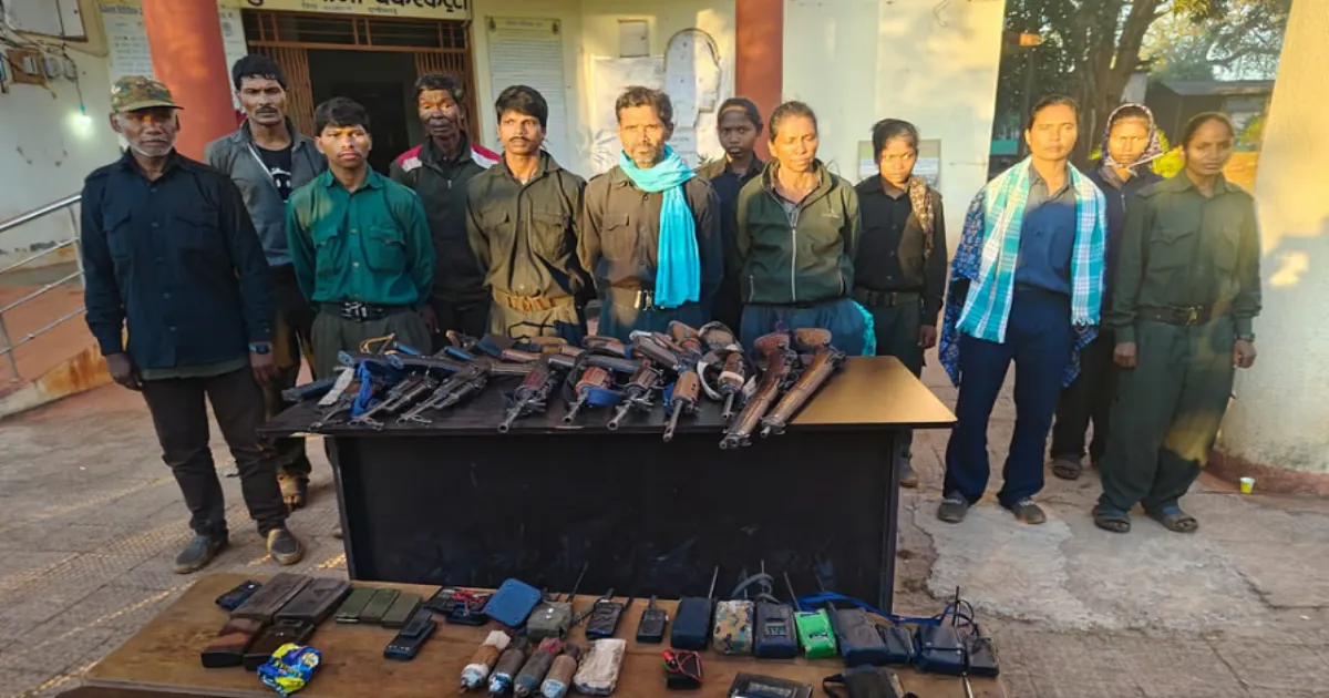 Top Maoist Leader with ₹1 Crore Bounty Among 12 Who Surrender in Chhattisgarh