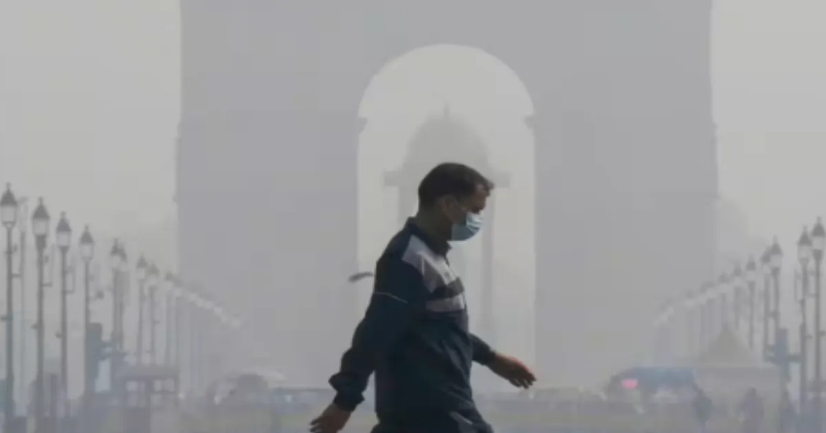 Breathing Gets Harder in Delhi as Toxic Smog Tightens Its Grip on The Capital