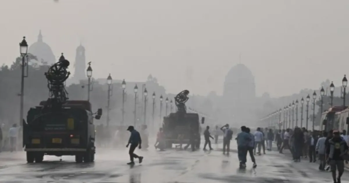 Delhi Sees Slight AQI Relief, But Pollution Still Chokes City at 378