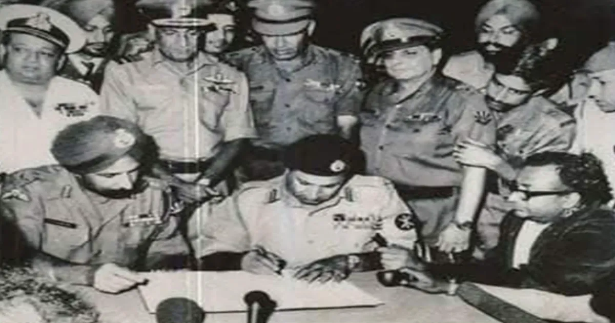 PM Modi Pays Tribute to Armed Forces on Vijay Diwas, Remembers 1971 War Heroes