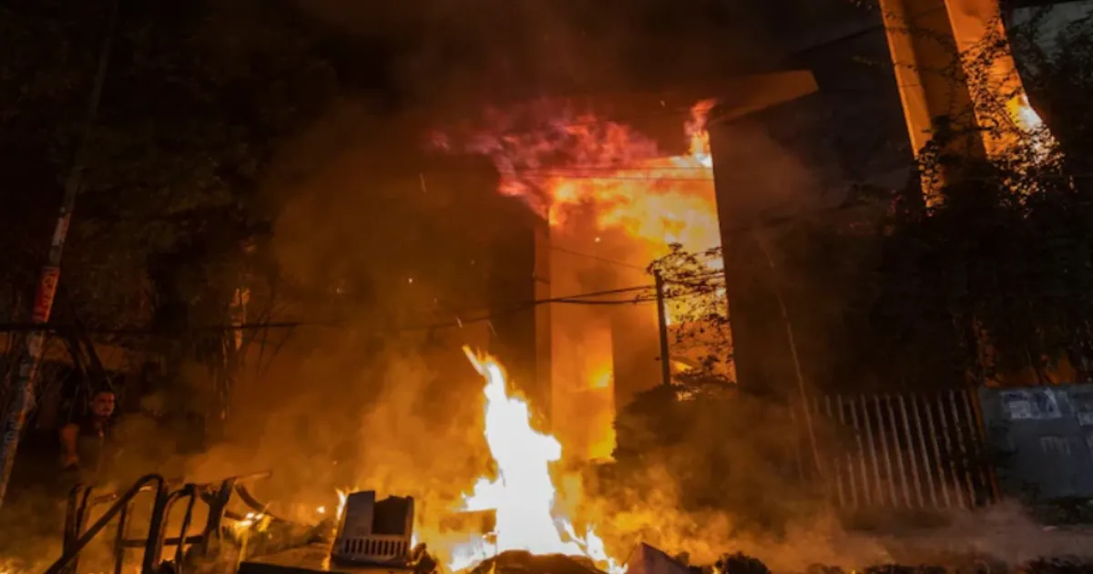 Dhaka Violence After Sharif Osman Hadi’s Death Leaves Prothom Alo, Daily Star Offices Ransacked