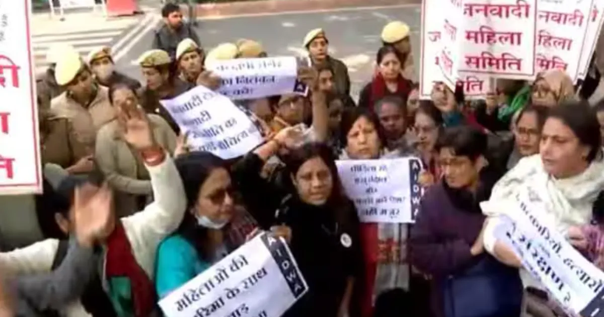 Protests Erupt Outside Delhi High Court Over Bail to Unnao Rape Convict Kuldeep Sengar