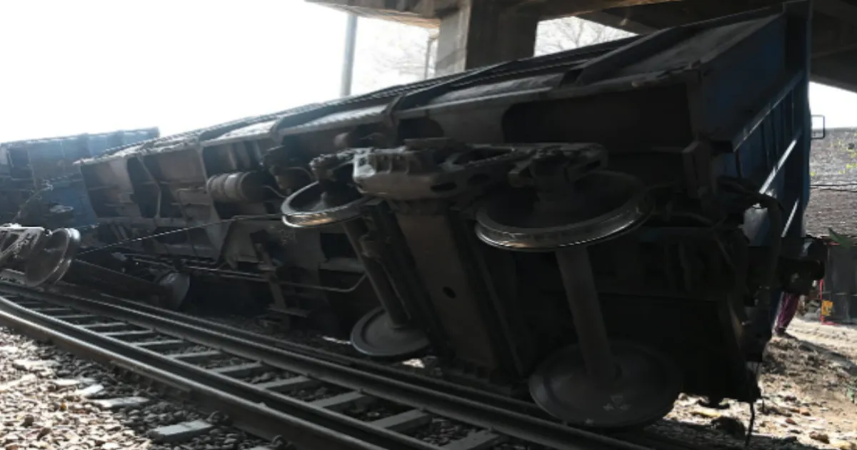 Cement-Laden Goods Train Derails in Bihar’s Jamui, Traffic Hit on Howrah-Delhi Line