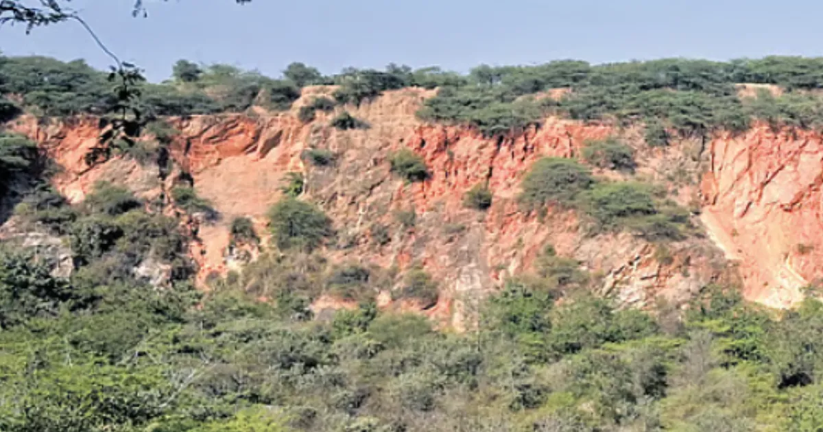 Supreme Court Takes Suo Motu Cognisance of Aravalli Range Definition Issue