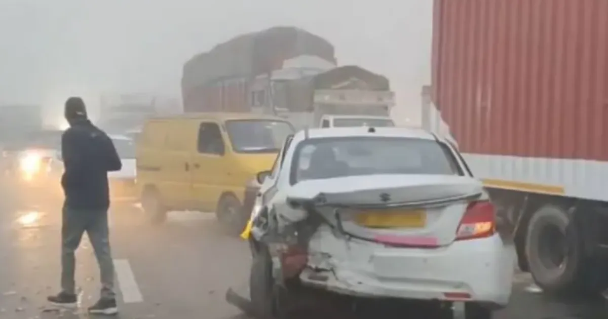 Dense Fog Causes Three-Vehicle Collision on Delhi–Sonipat Highway, Traffic Disrupted