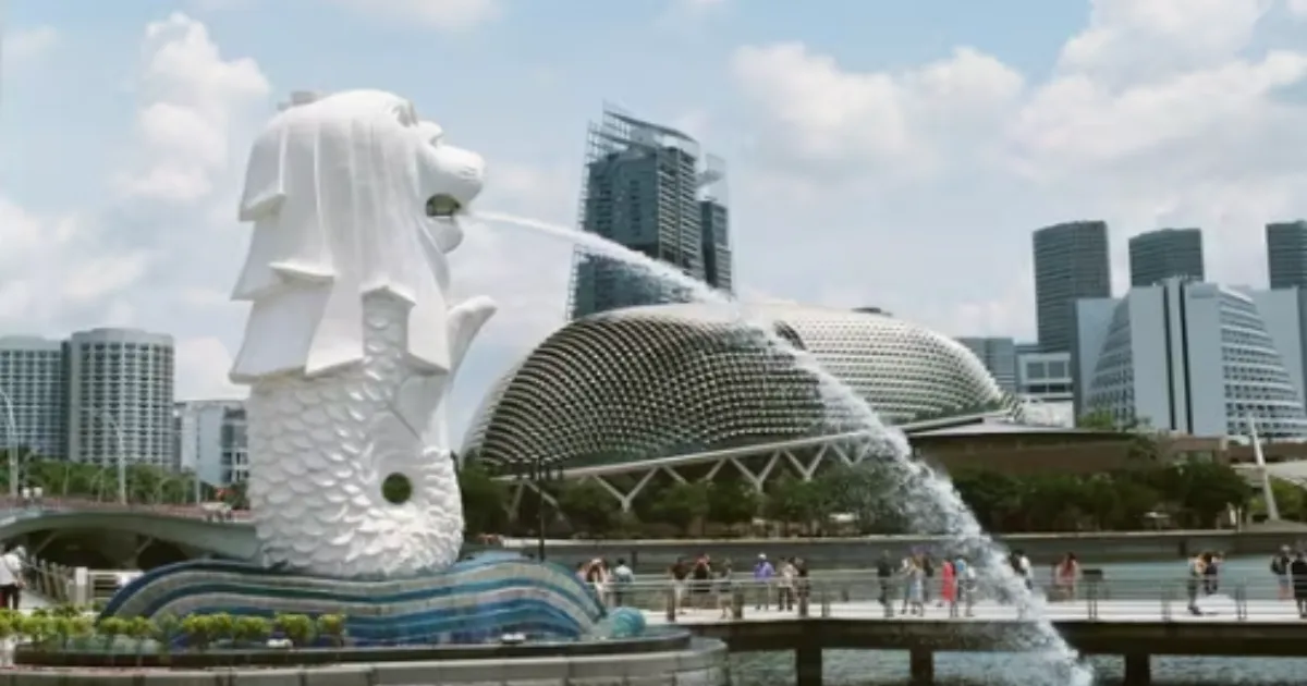 Indian Man Calls Singapore Far Ahead of India on Discipline and Cleanliness