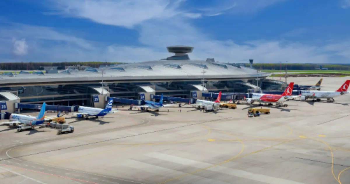 Ukraine Drone Attack Forces Temporary Closure of Three Moscow Airports