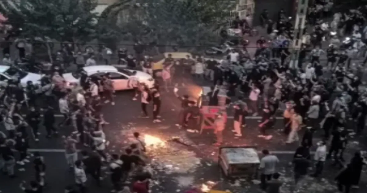 Death Toll in Iran Protests Rises to 35 Amid Economic Hardship