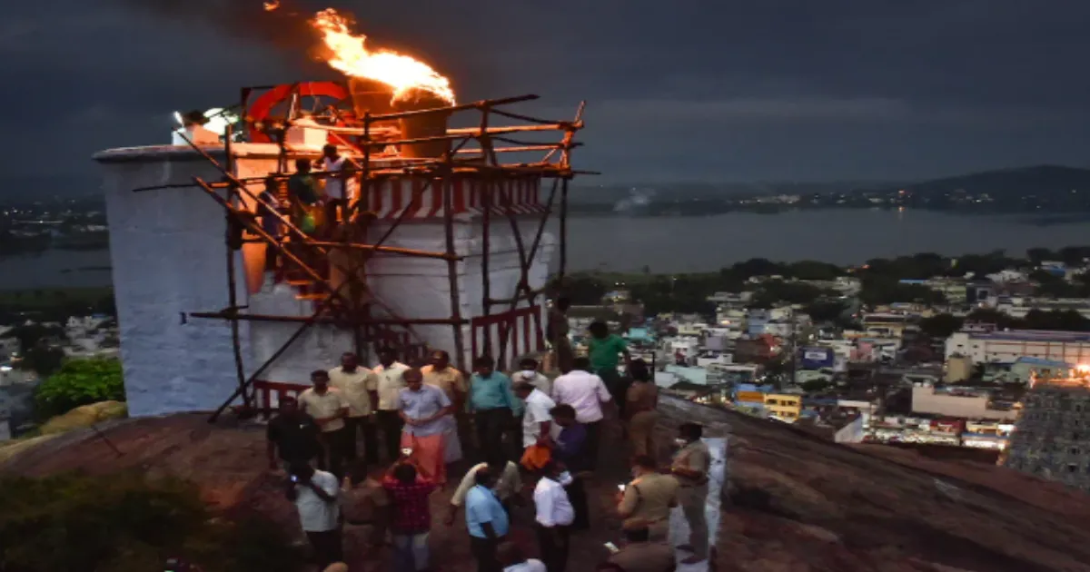 Madurai Bench Clears Hindu Ritual at Thiruparankundram Stone Lamp Pillar