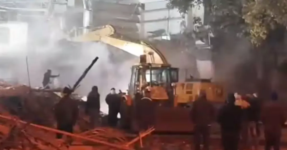 Clashes Erupt as MCD Demolishes Illegal Structures Near Faiz-e-Elahi Mosque; 5 Policemen Injured