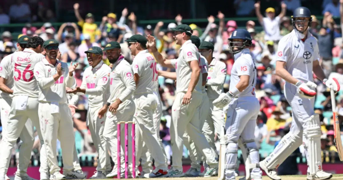 Ashes Fifth Test Day 4: Australia Bowl England into Trouble After 183-Run Lead