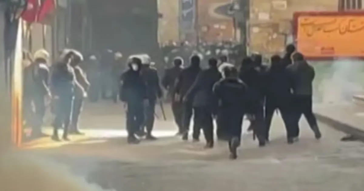 Gunmen Hunt Down Iranian Officer, Kill Him During Nationwide Protests