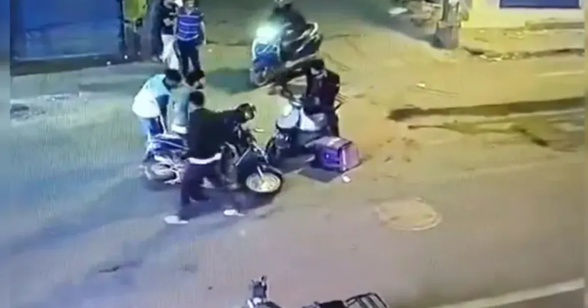 Bengaluru Zepto Rider Attacked By Scooter Riders Following Road Incident