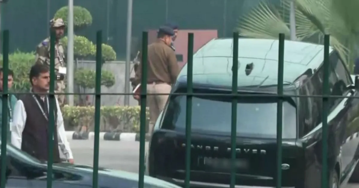 Actor-Politician Vijay Faces CBI Questioning in Delhi Over 41-Death Karur Stampede