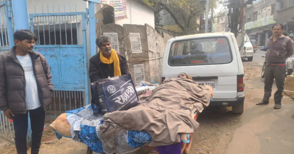 Elderly Vendor Forced to Pull Wife on Cart to Hospital in Sagar Tragedy